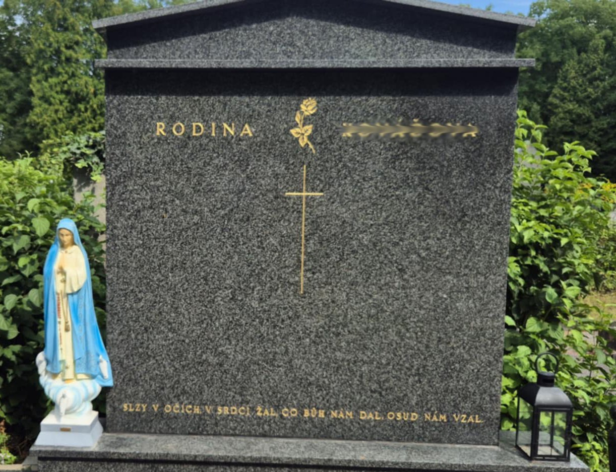 Písmo, růže a kříž. Písmo, růže a kříž.